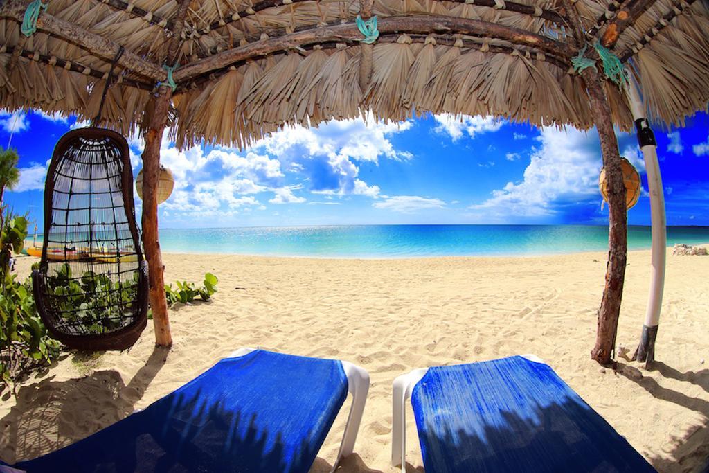 Rollezz Villas Beach Resort Old Bight Buitenkant foto